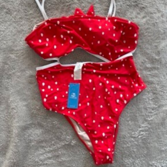 Cupshe Strawberry Whimsy Abstract Bikini Set — NWT Floral Print Swimwear - Picture 2 of 3